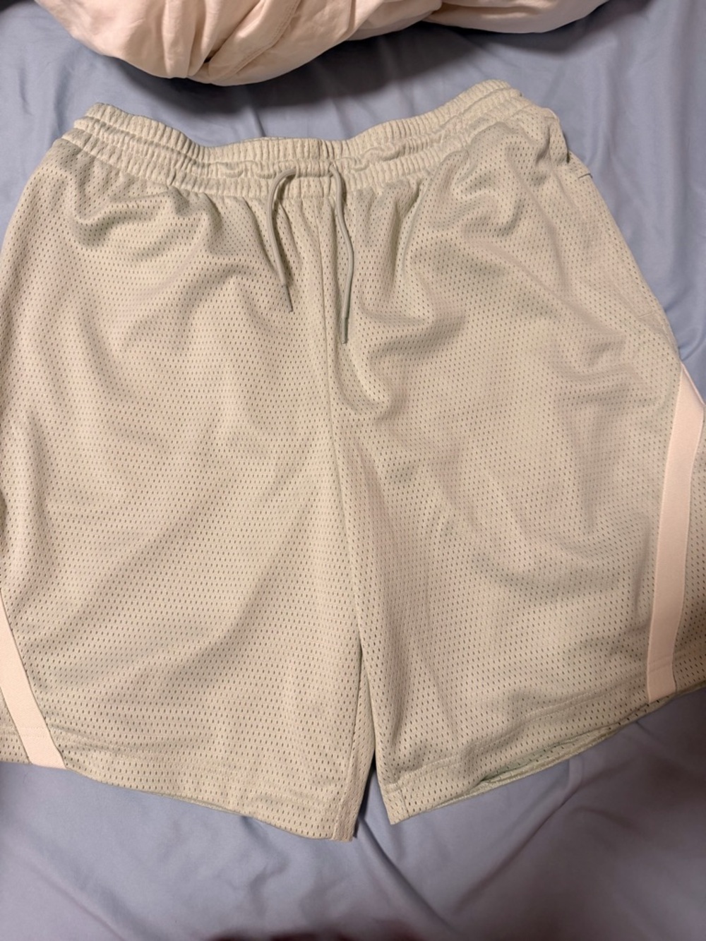 adidas Men's Mesh basketball Shorts in Light Cream with Pale Pink Stripe